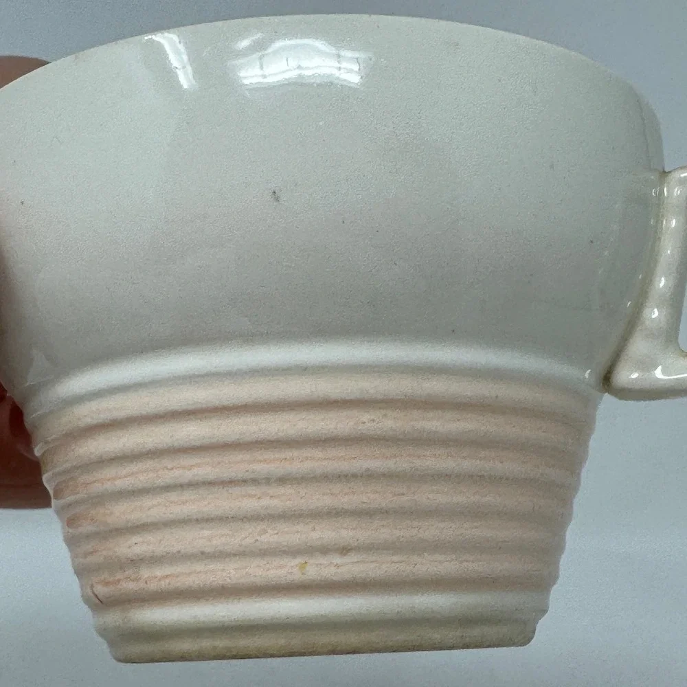 Hand Painted Floral Interior Ribbed Ceramic Teacup Peach Cream Cottagecore Vtg‎